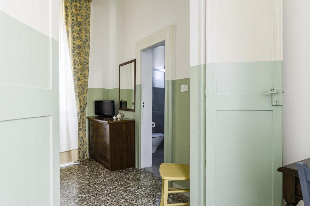 Palazzo Dante Bed & Breakfast Alliste Exterior photo