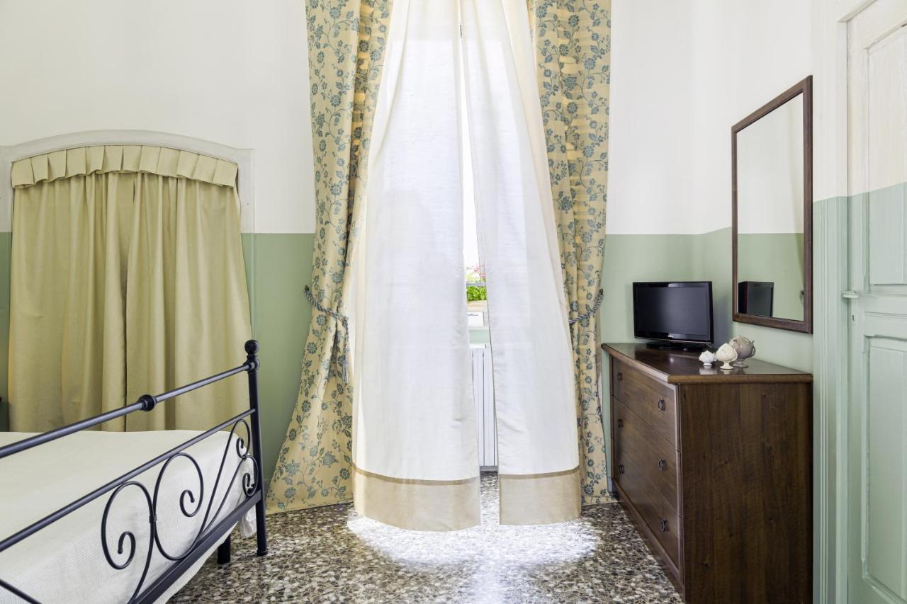 Palazzo Dante Bed & Breakfast Alliste Exterior photo