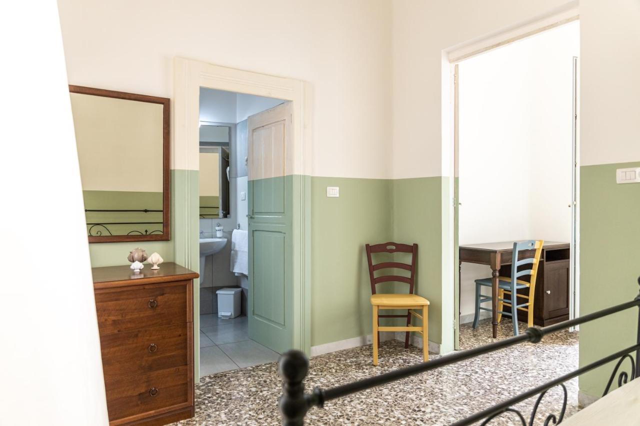 Palazzo Dante Bed & Breakfast Alliste Exterior photo