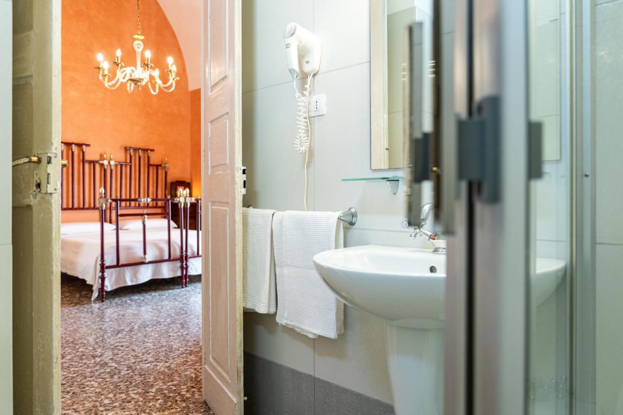 Palazzo Dante Bed & Breakfast Alliste Exterior photo