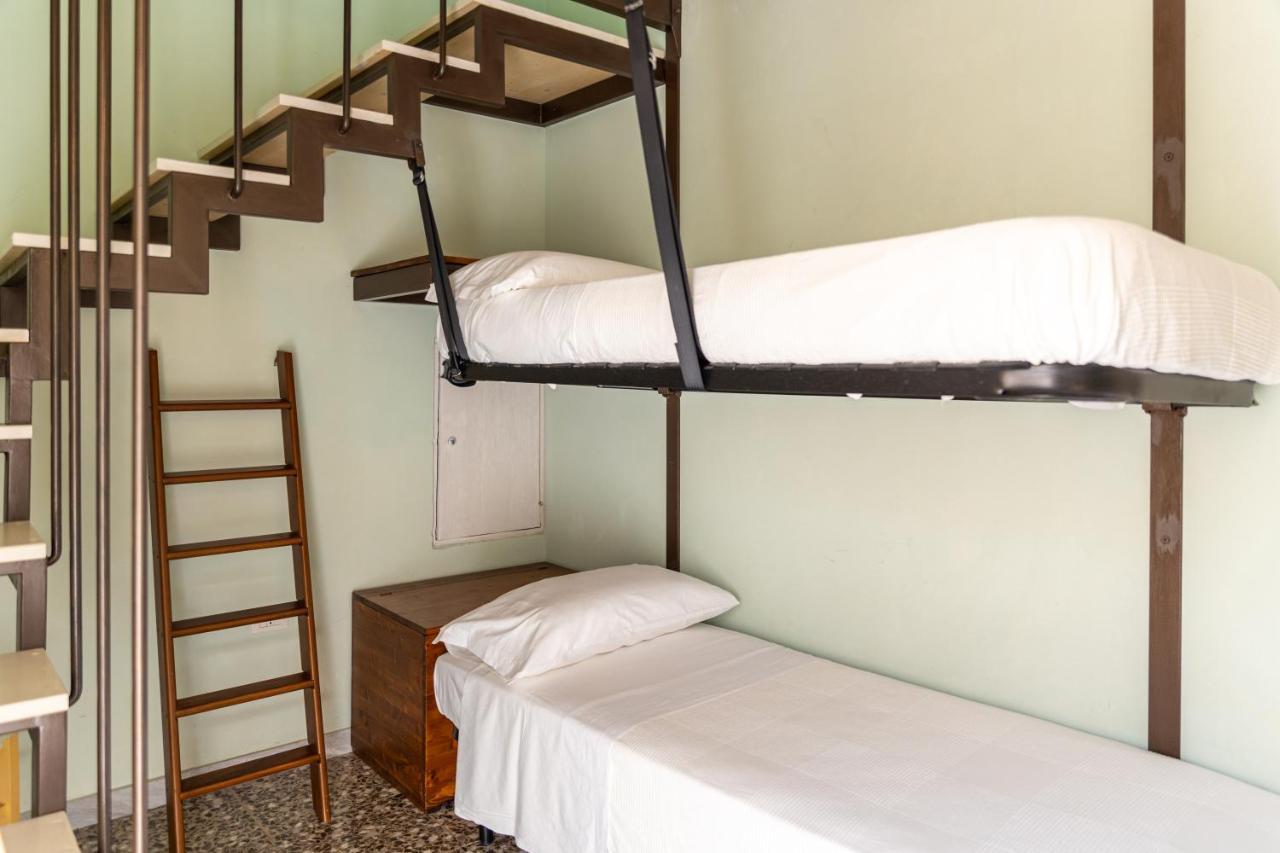 Palazzo Dante Bed & Breakfast Alliste Exterior photo